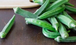 Okra atau Lady's Finger adalah tanaman berbunga dan berbuah yang tumbuh subur di daerah beriklim tropis dan subtropis seperti Indonesia.