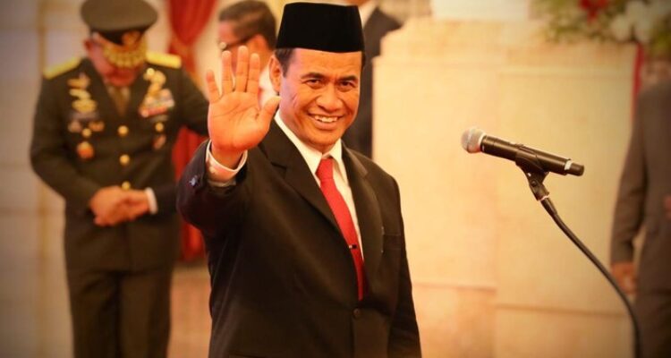 Amran Sulaiman, Menteri Pertanian Indonesia, kembali menjabat di bawah kepemimpinan Presiden Joko Widodo, menggantikan Syahrul Yasin Limpo.