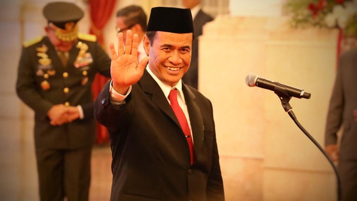 Amran Sulaiman, Menteri Pertanian Indonesia, kembali menjabat di bawah kepemimpinan Presiden Joko Widodo, menggantikan Syahrul Yasin Limpo.