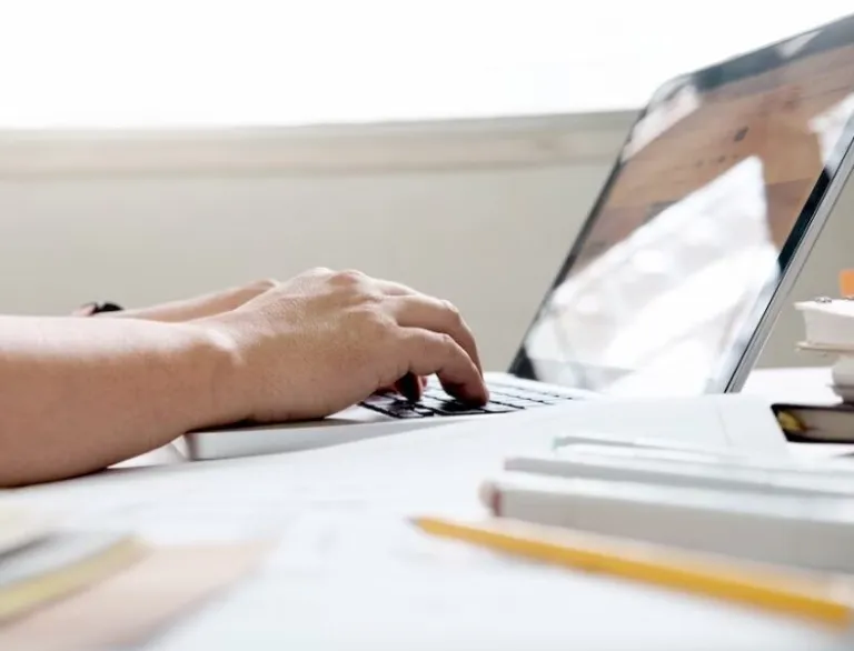 Peran Website dalam Digitalisasi Bisnis Modern: Dari UMKM hingga Industri