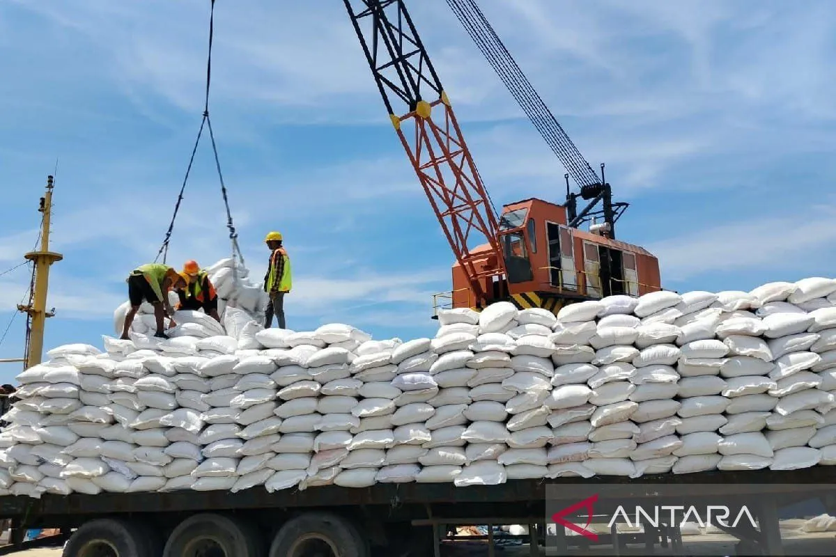 Bulog Sumut Tambah 4.434 Ton Beras dari Jatim Perkuat Stok Pangan